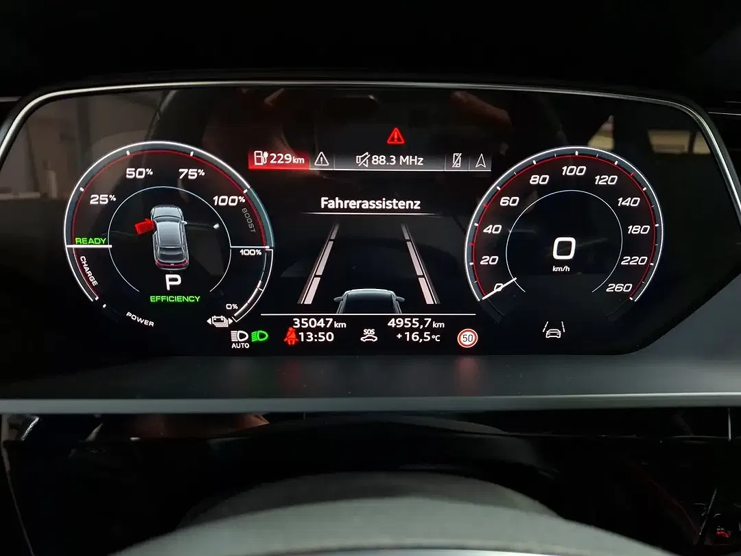 Audi Q8 e-tron 50 quattro Matrix LED Sportback S line - Thumbnail 14