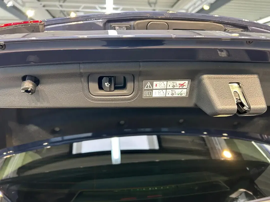 Mercedes-Benz C 200 MBUX Avantgarde - Thumbnail 16