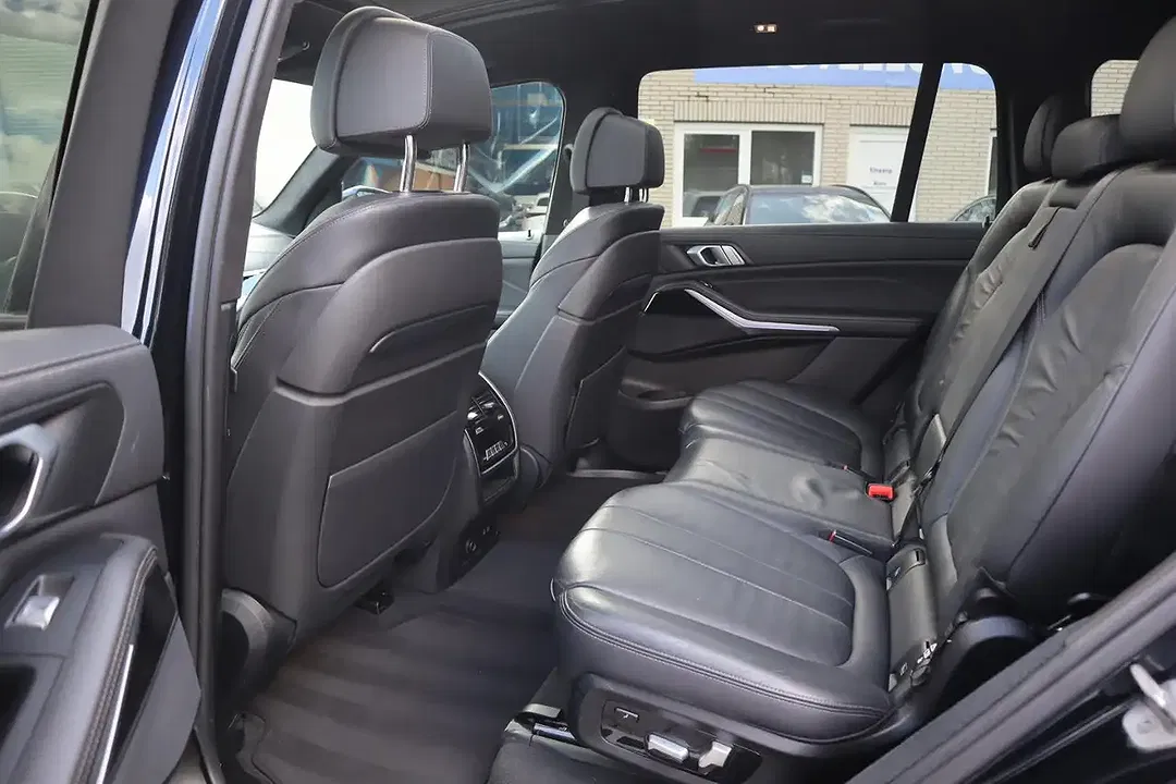 BMW X7 xDrive M Sport - Thumbnail 6