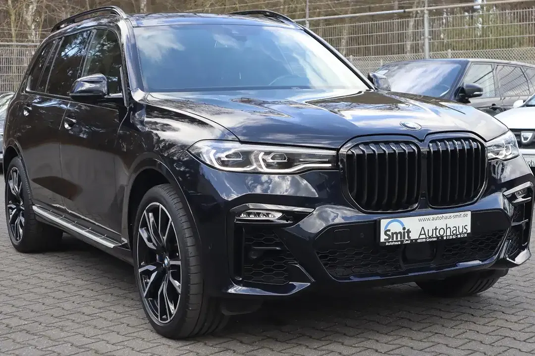 BMW X7 xDrive M Sport - Thumbnail 4