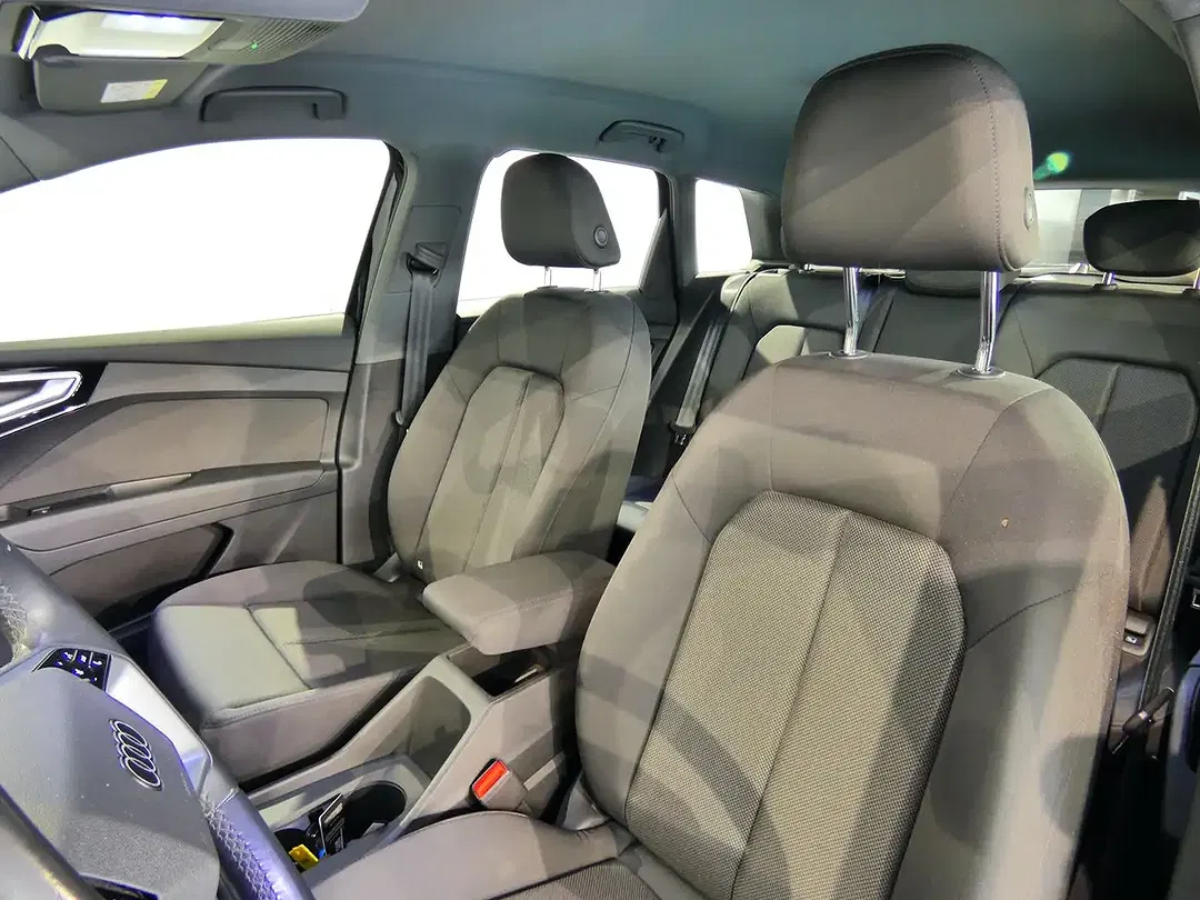 Audi Q4 e-tron 35 - Thumbnail 10