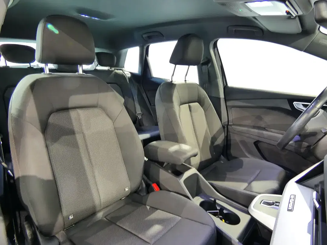 Audi Q4 e-tron 35 - Thumbnail 12