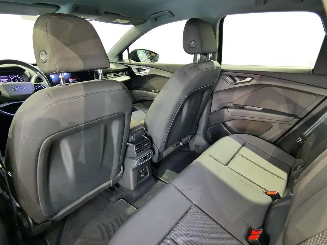 Audi Q4 e-tron 35 - Thumbnail 13