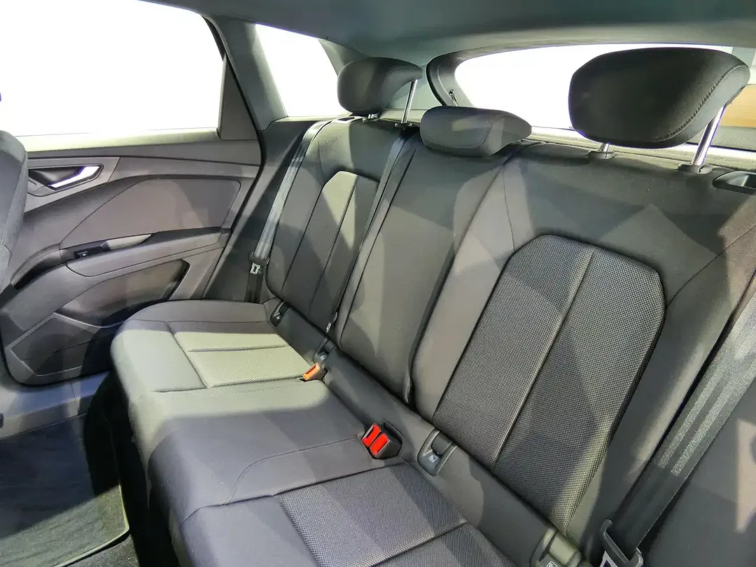 Audi Q4 e-tron 35 - Thumbnail 14