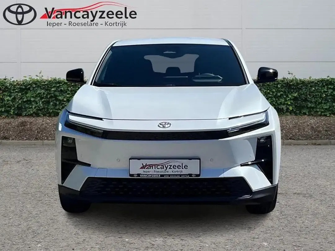 Toyota C-HR Plus Business Edition - Thumbnail 2