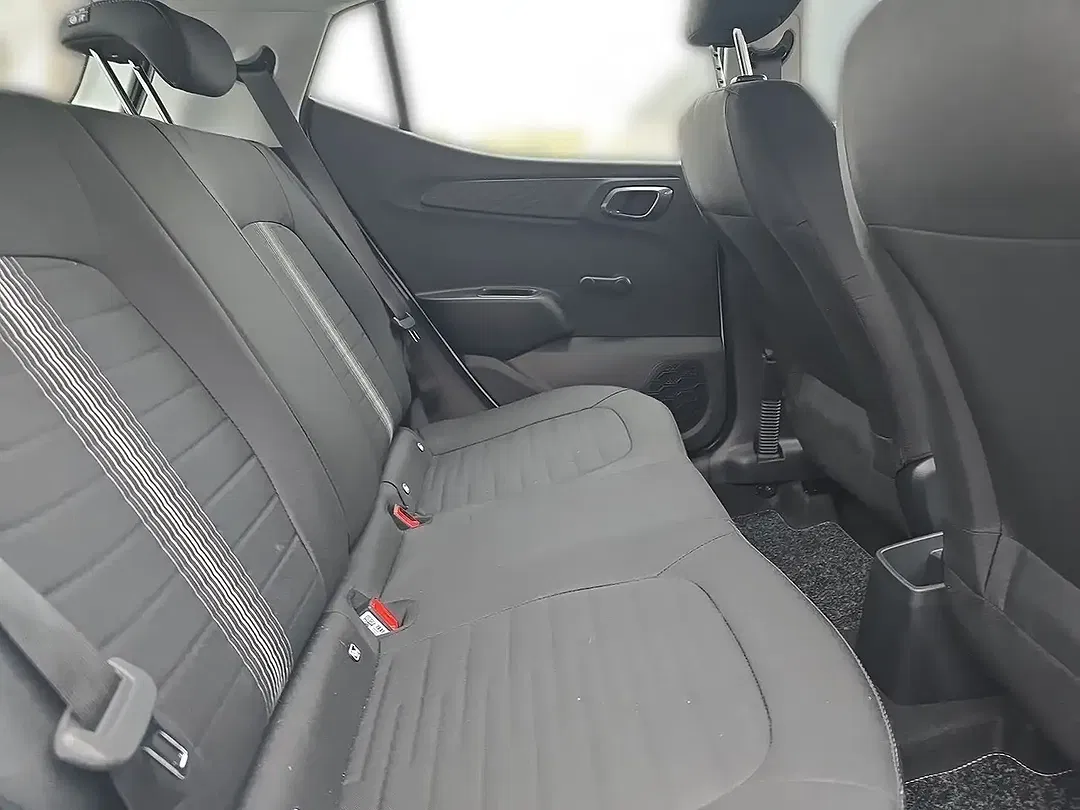 Hyundai i10 Select - Thumbnail 13