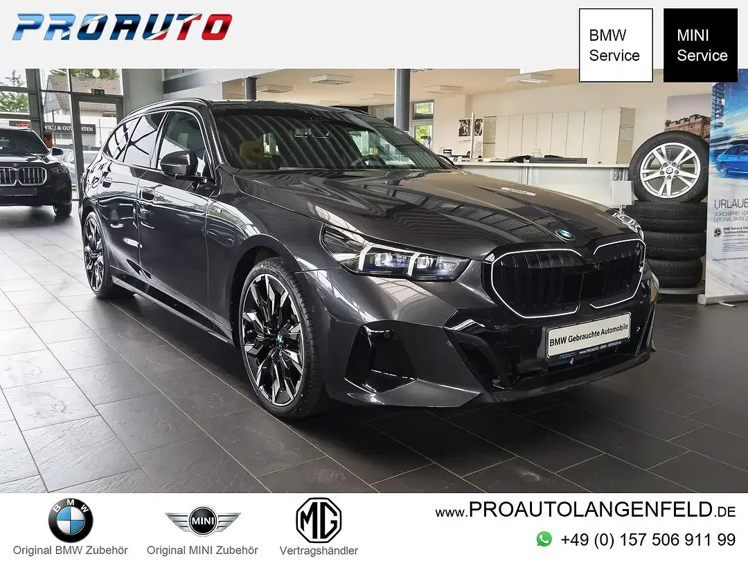BMW 520 Touring M Sport Pro - Thumbnail 1