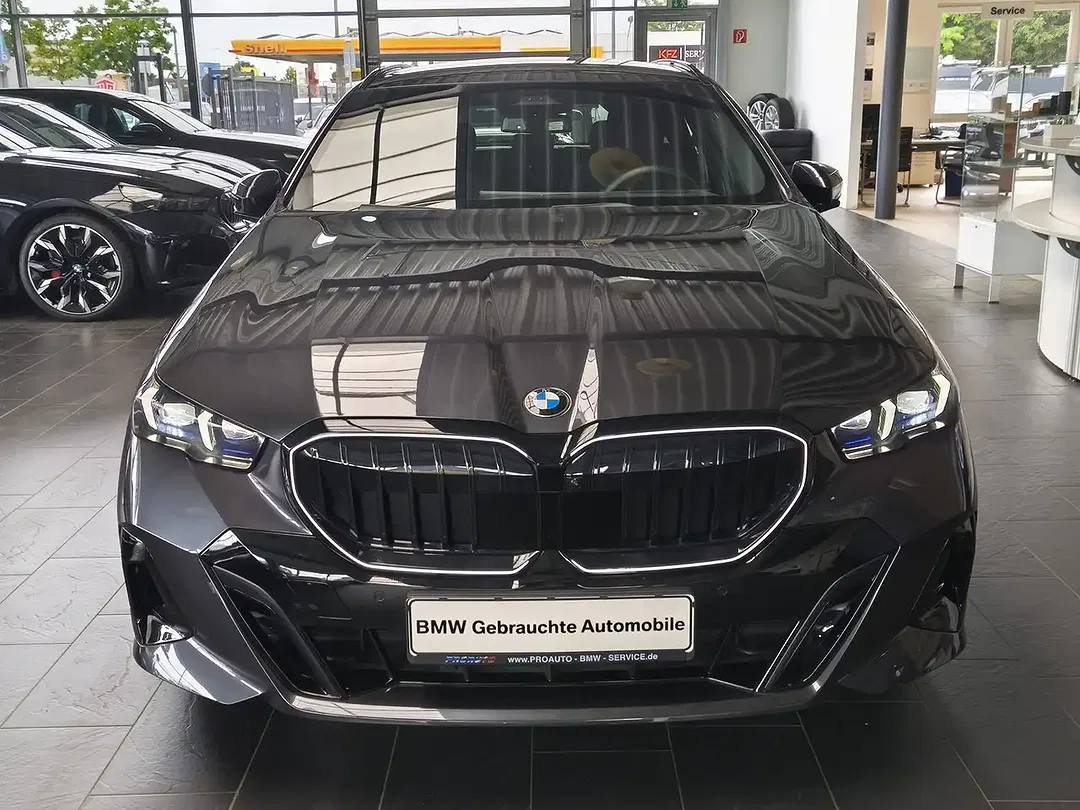 BMW 520 Touring M Sport Pro - Thumbnail 2