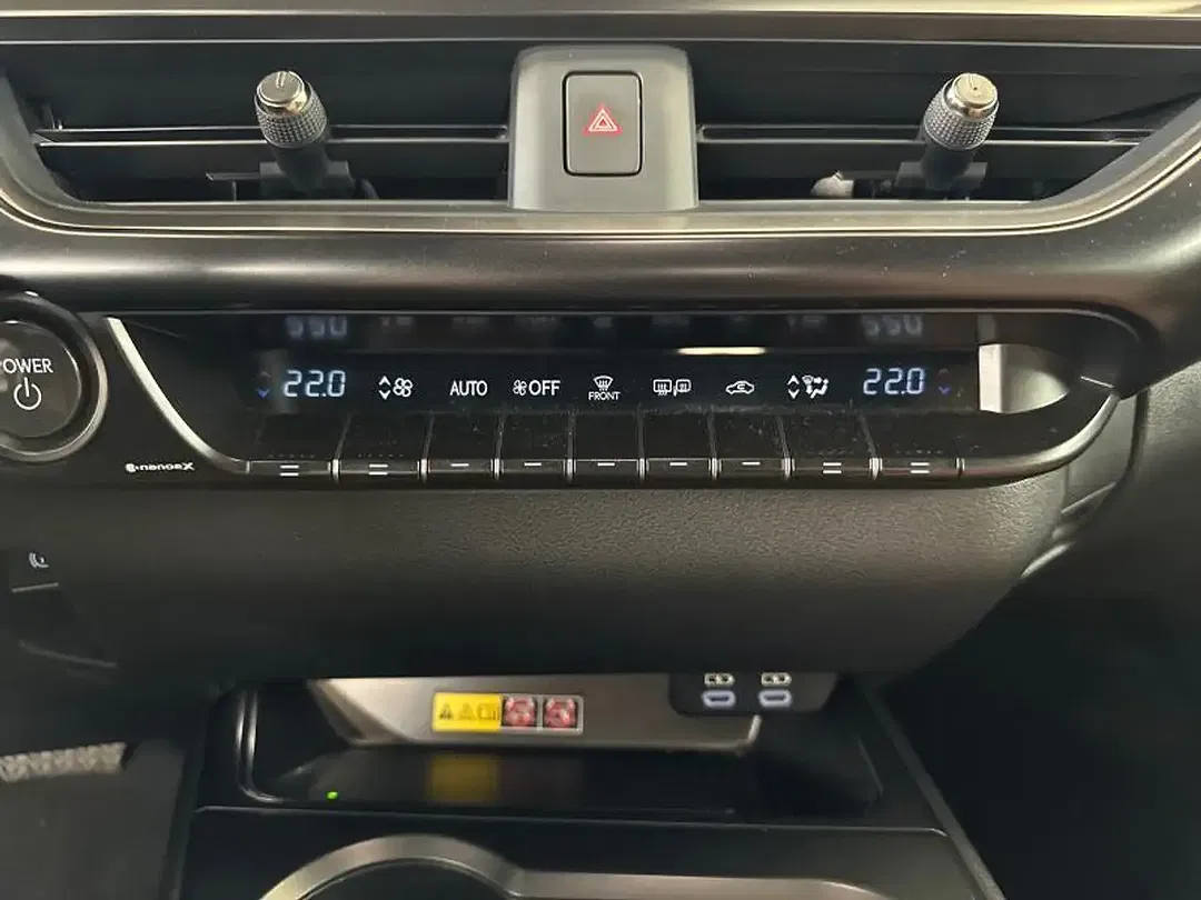 Lexus UX 300h Business Line - Thumbnail 22