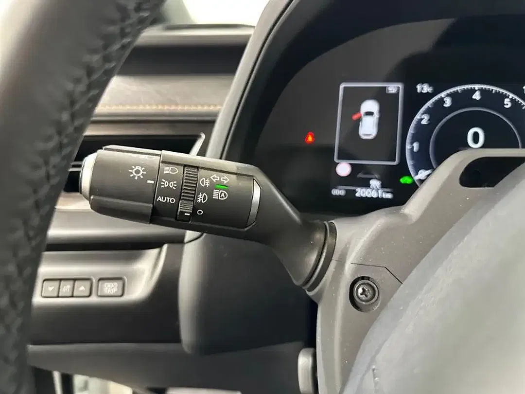 Lexus UX 300h Business Line - Thumbnail 25