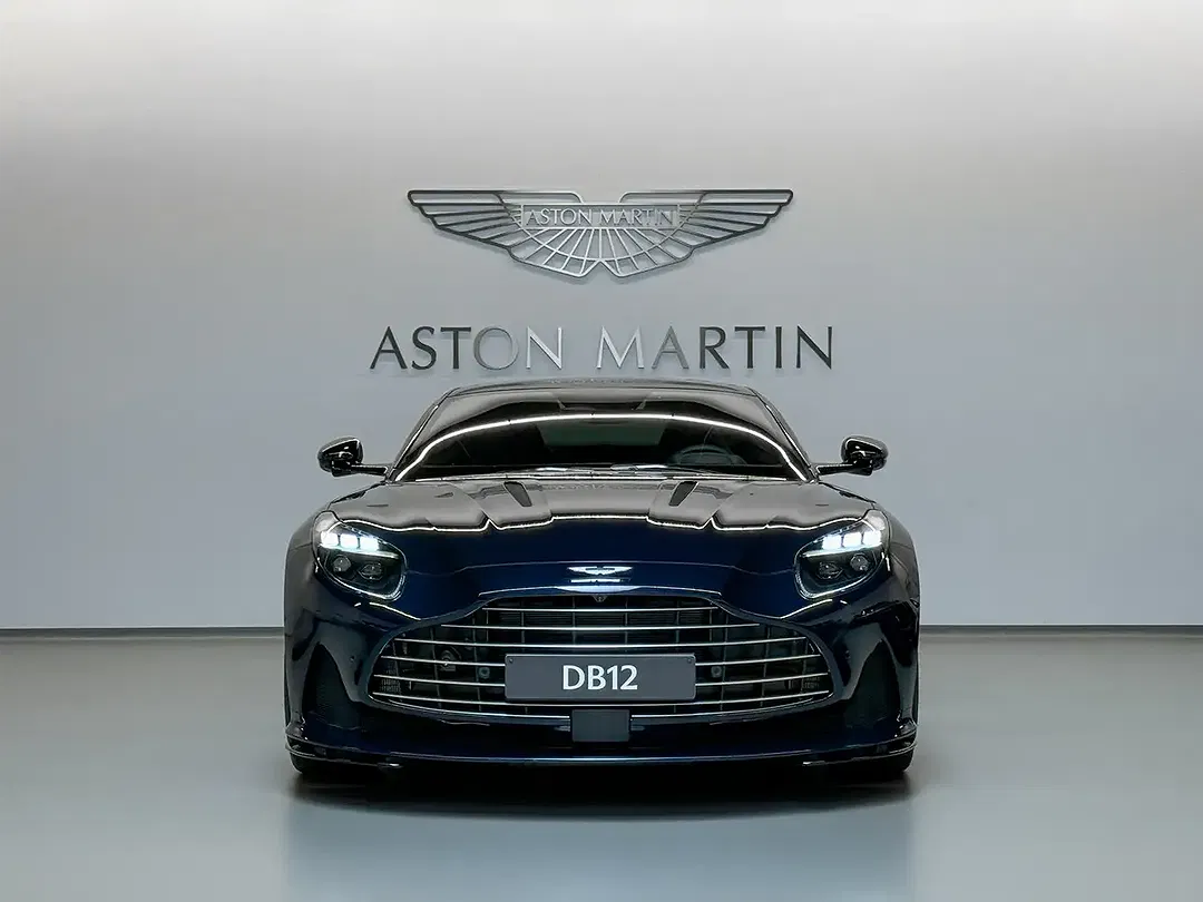 Aston Martin DB12 Coupe - foto 2