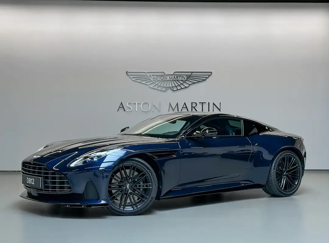 Aston Martin DB12 Coupe - Thumbnail 3