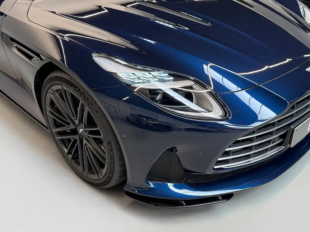 Aston Martin DB12 Coupe - Thumbnail 7