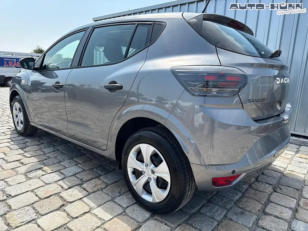 Dacia Sandero TCe Essential - Thumbnail 4