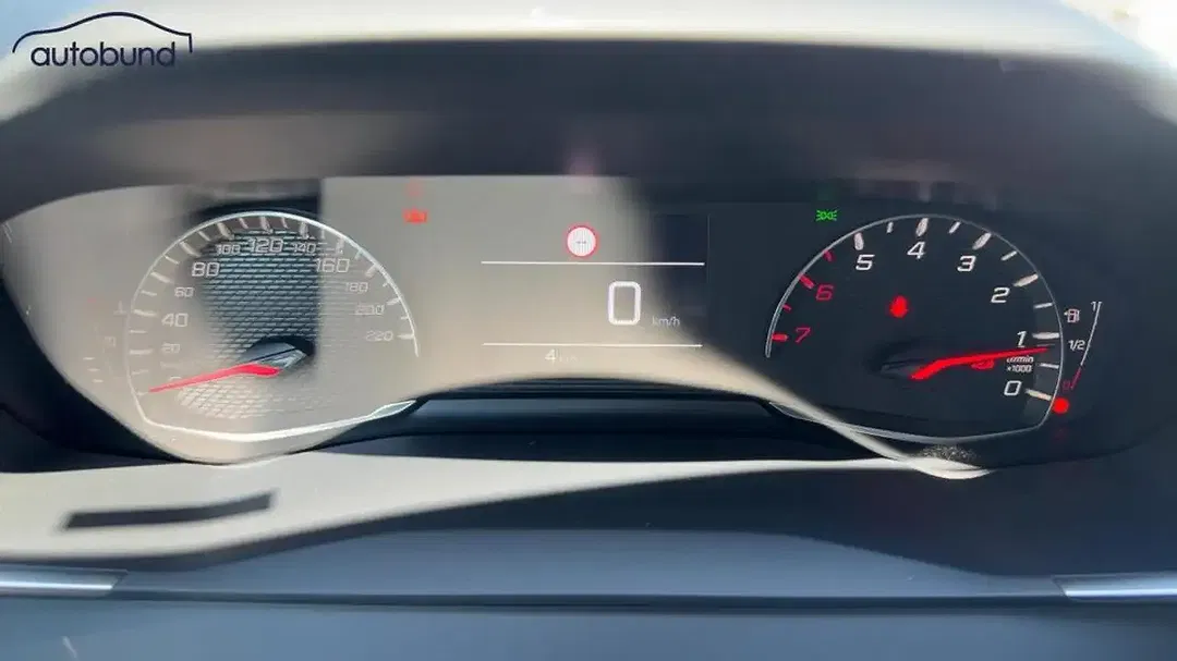 Peugeot 208 Style - Thumbnail 11