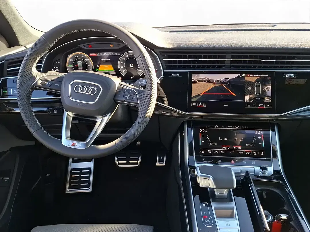 Audi Q8 TFSI e quattro S line - Thumbnail 4