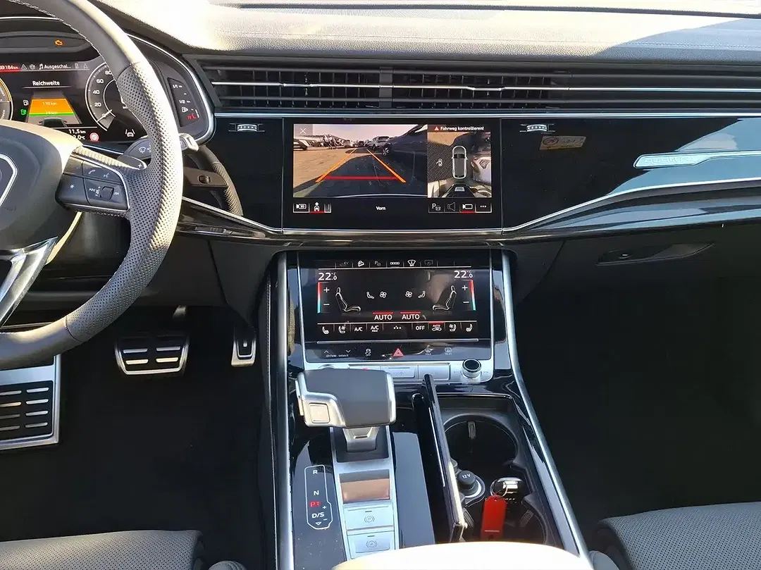 Audi Q8 TFSI e quattro S line - Thumbnail 5