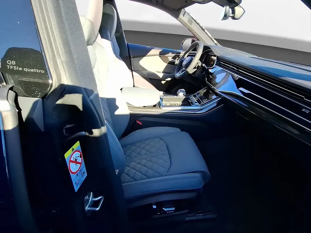 Audi Q8 TFSI e quattro S line - Thumbnail 9