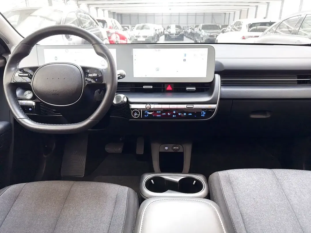 Hyundai IONIQ 5 - Thumbnail 11