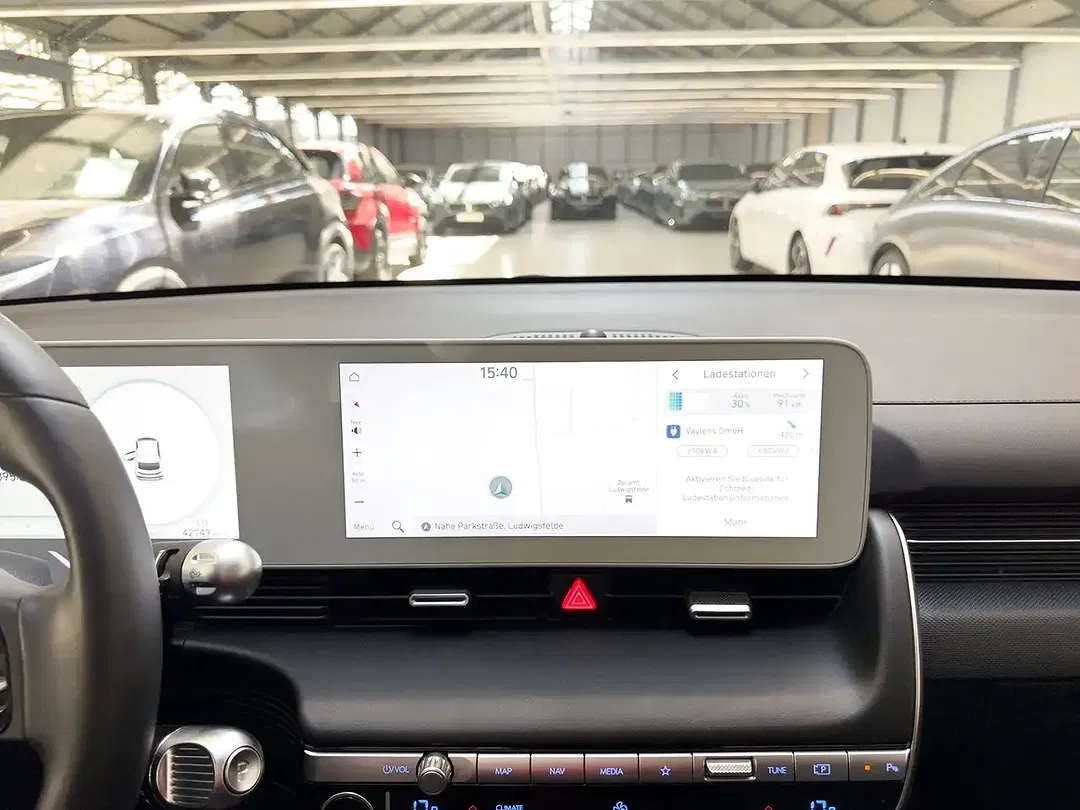 Hyundai IONIQ 5 - Thumbnail 12