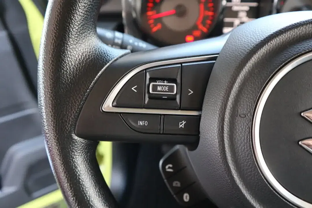 Suzuki Jimny 1.5 Comfort - Thumbnail 11