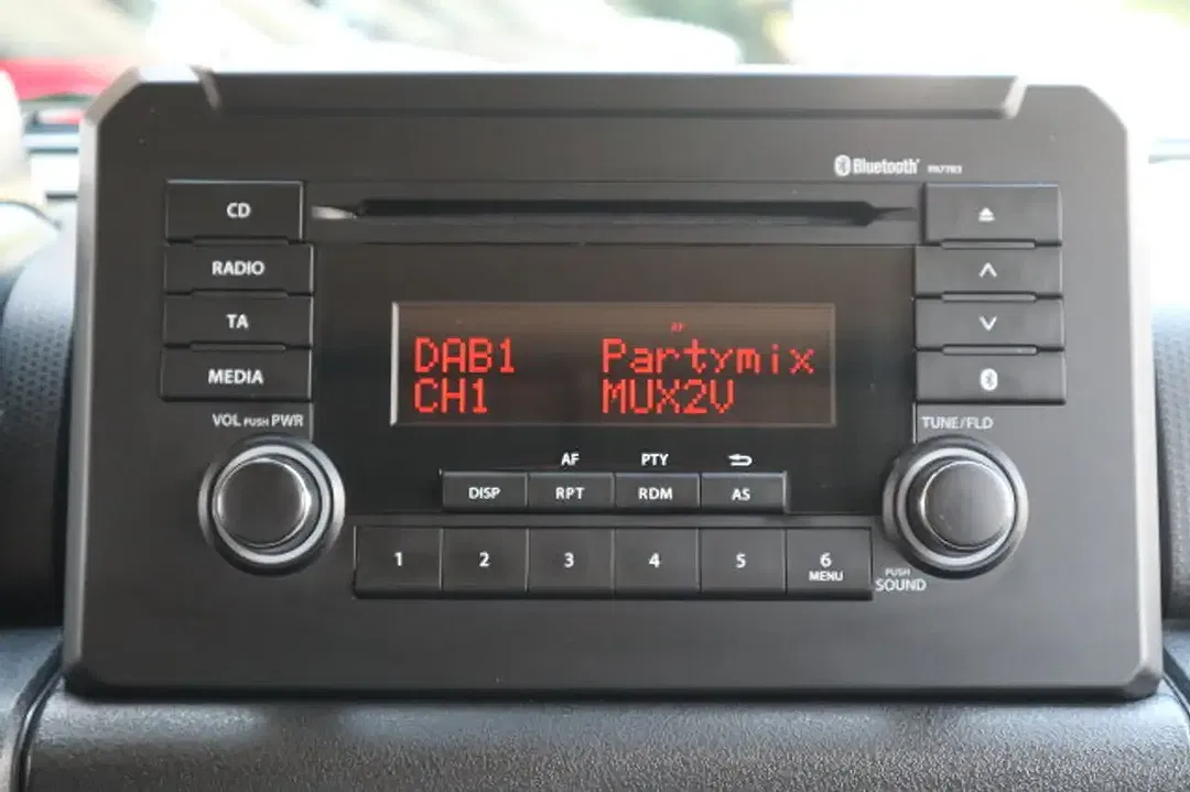 Suzuki Jimny 1.5 Comfort - foto 14