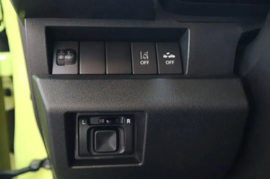 Suzuki Jimny 1.5 Comfort - Thumbnail 8
