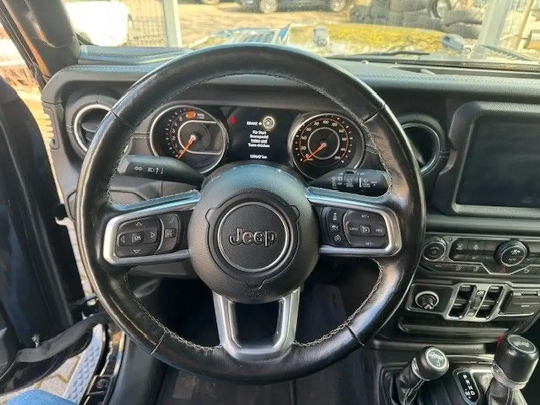 Jeep Wrangler Overland - Thumbnail 14