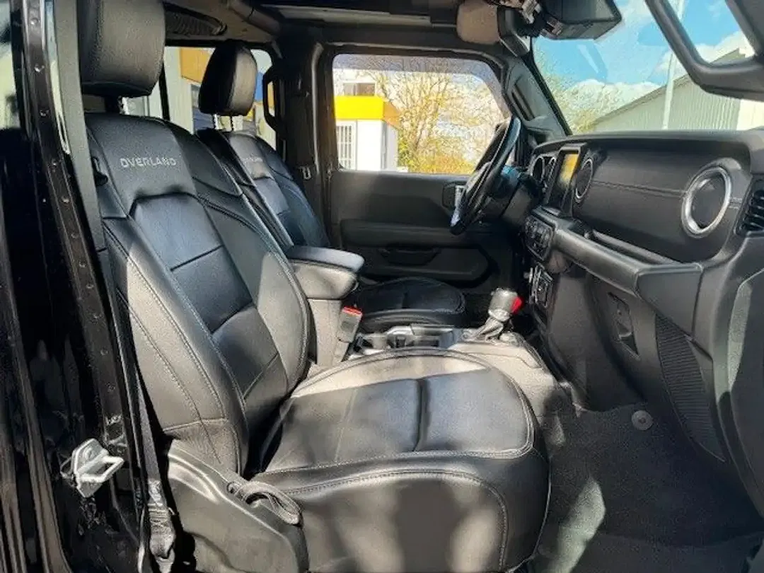 Jeep Wrangler Overland - Thumbnail 4