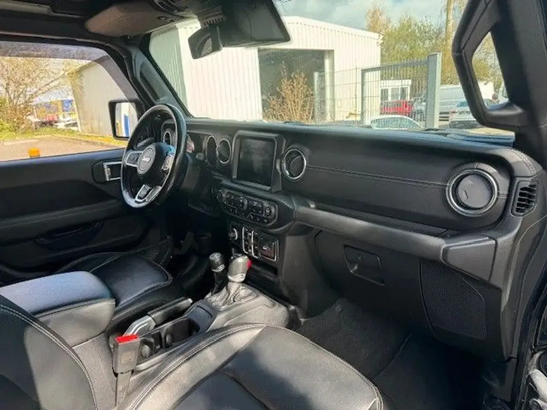 Jeep Wrangler Overland - Thumbnail 5