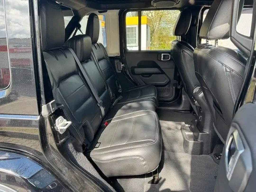 Jeep Wrangler Overland - Thumbnail 6