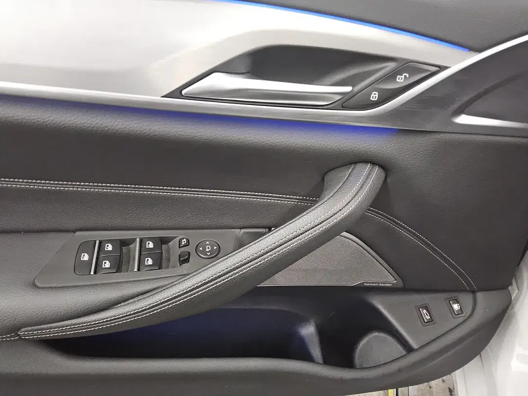 BMW 530 Sport Line - Thumbnail 6