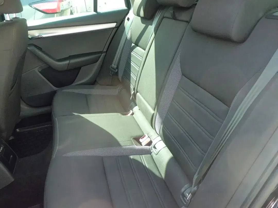 Skoda Octavia Combi Tour - Thumbnail 12