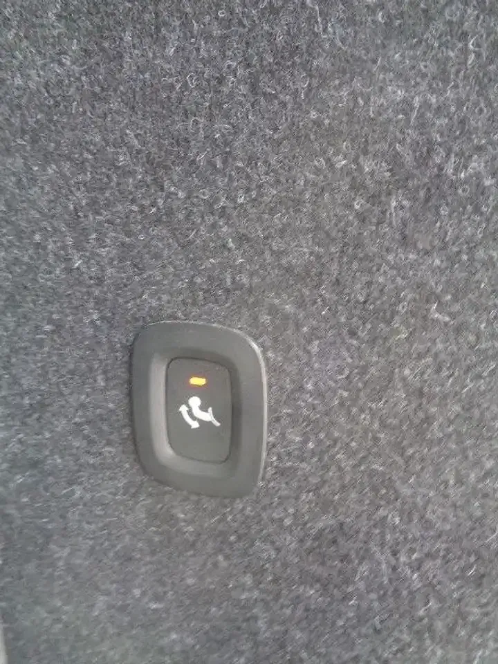 Volvo C40 eAWD Recharge Plus - Thumbnail 9