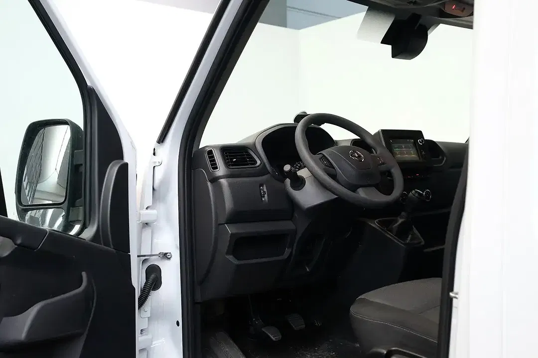 Nissan Interstar 5t L2H2 - Thumbnail 5