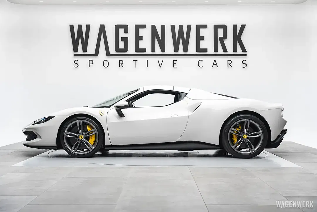 Ferrari 296 GTS - Thumbnail 6