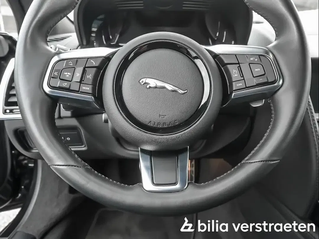 Jaguar F-Type P300 - Thumbnail 8