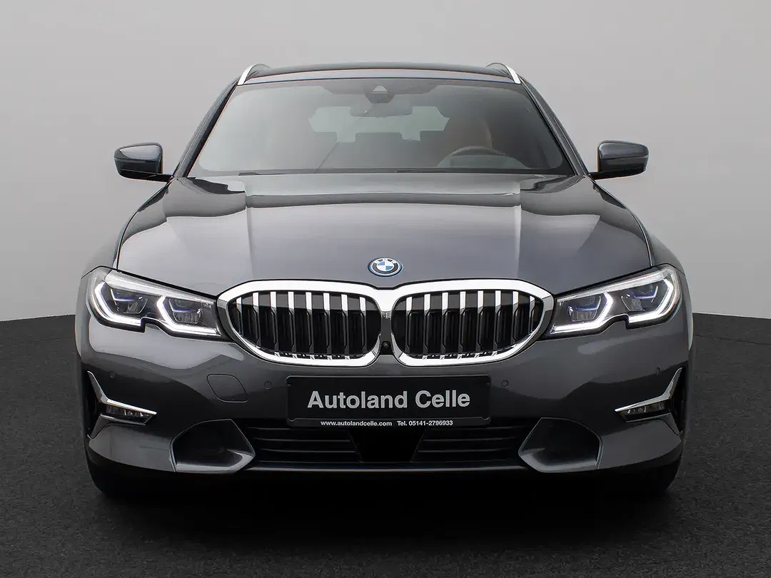 BMW 330 Luxury Line Sport - Thumbnail 1