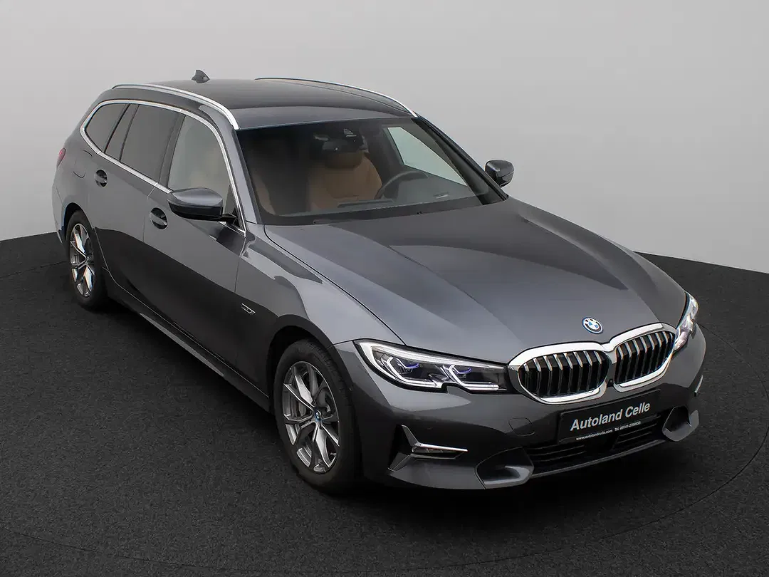 BMW 330 Luxury Line Sport - Thumbnail 2