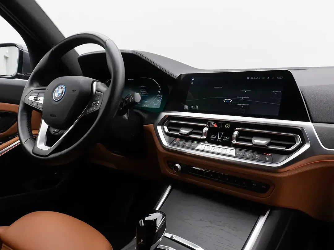 BMW 330 Luxury Line Sport - Thumbnail 36