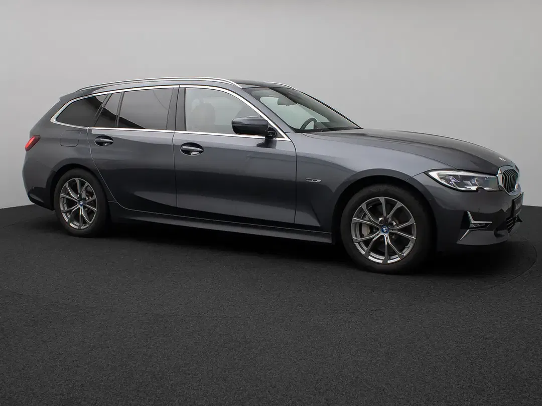 BMW 330 Luxury Line Sport - Thumbnail 3