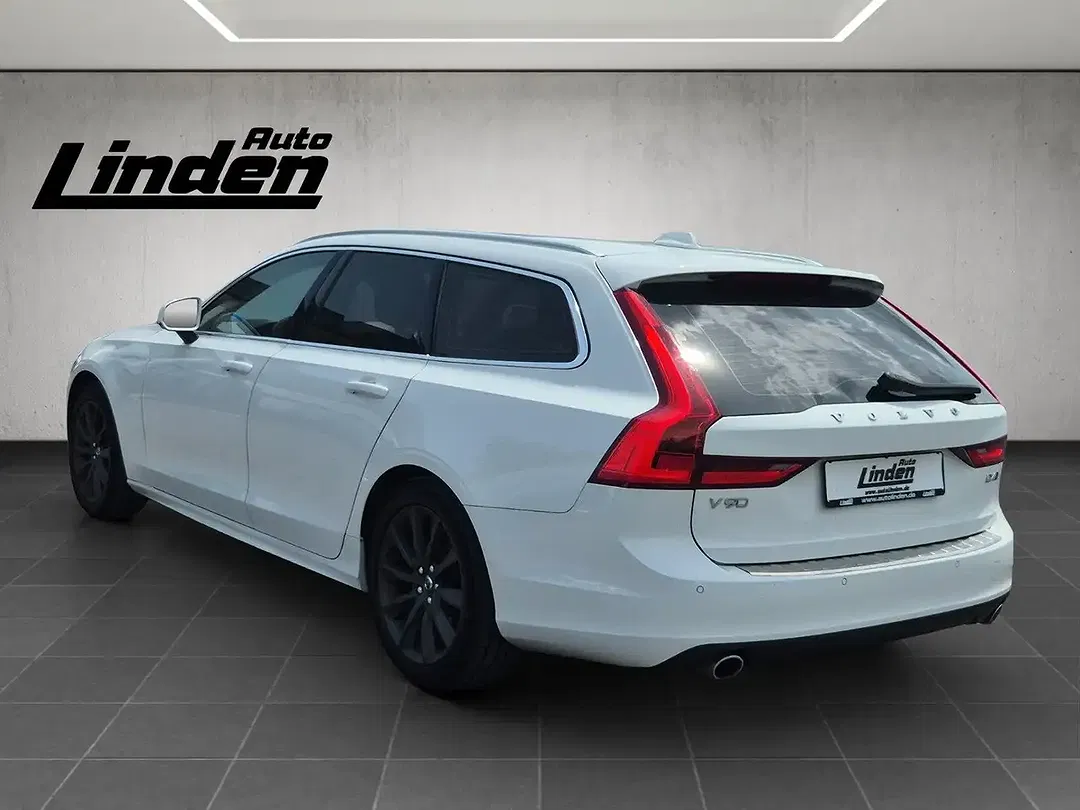Volvo V90 D4 Momentum - Thumbnail 3