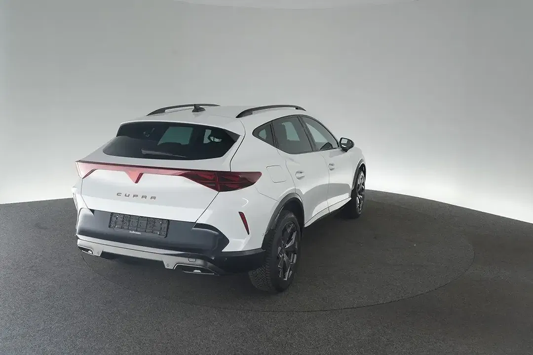 CUPRA Formentor 1.5 eTSI DSG - foto 2