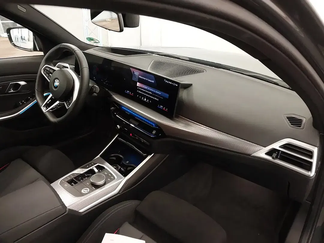 BMW 330 xDrive M Touring - Thumbnail 4