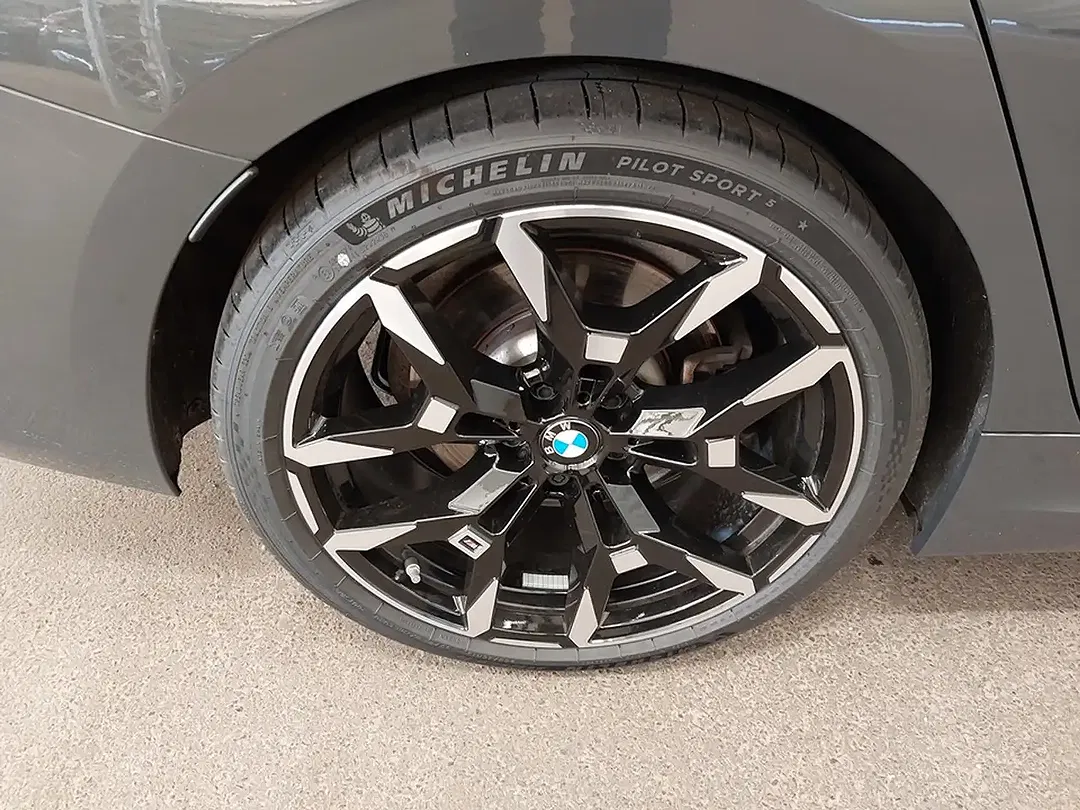 BMW 330 xDrive M Touring - Thumbnail 6
