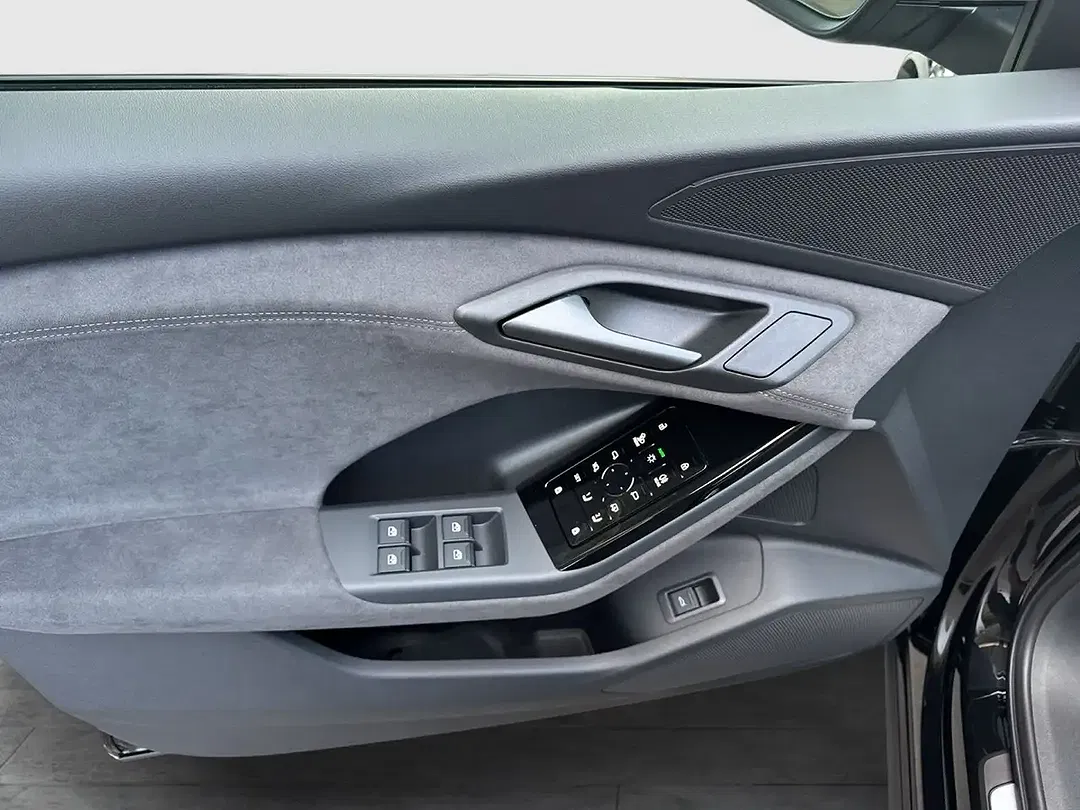 Audi SQ6 e-tron quattro Matrix LED - foto 13