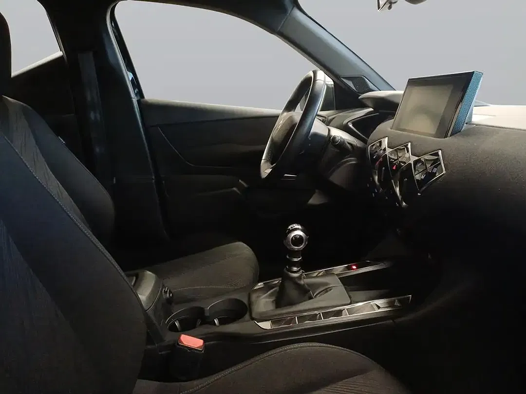 DS Automobiles DS 3 - Thumbnail 10