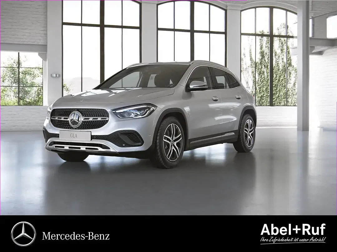 Mercedes-Benz GLA 200 Progressive - foto 1