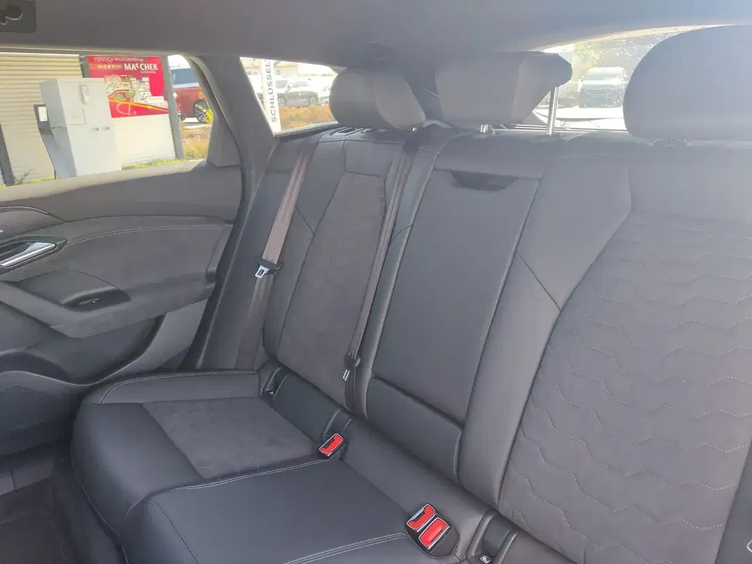 Audi A6 e-tron Avant S line - Thumbnail 12