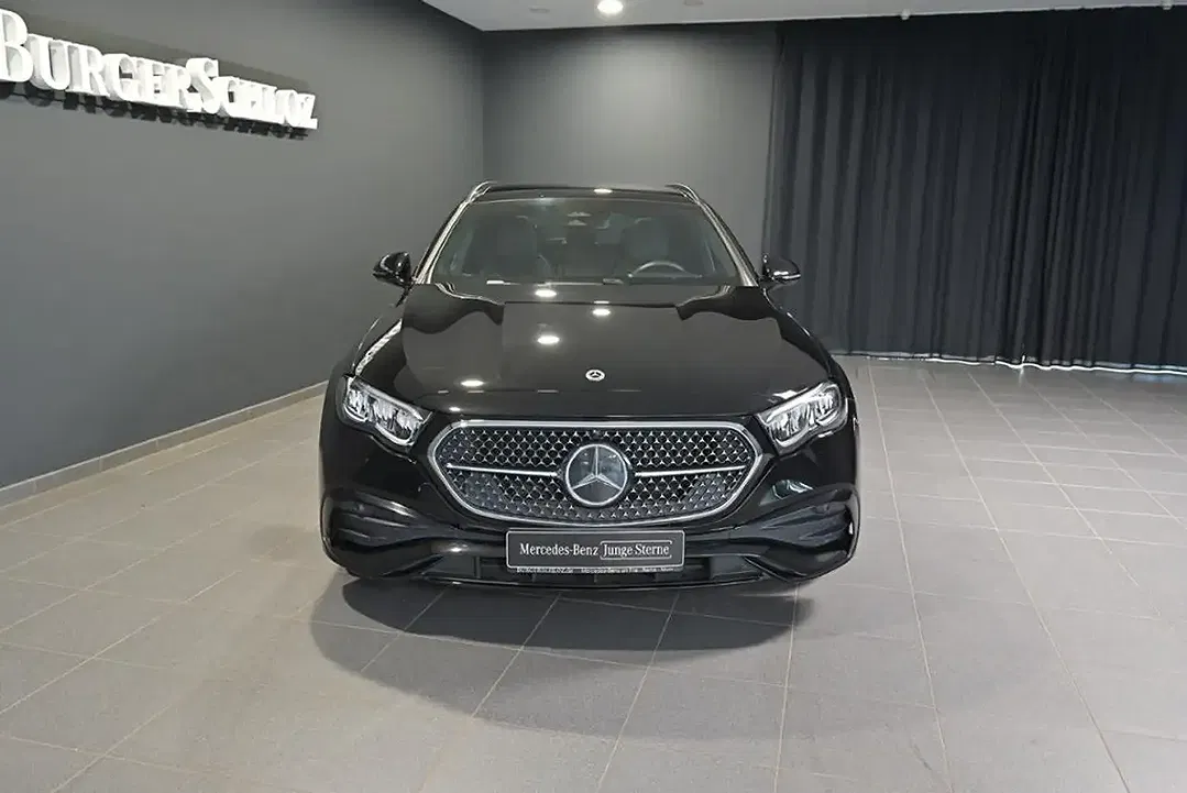 Mercedes-Benz E 220 AMG - Thumbnail 11